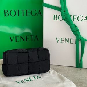 *BRAND NEW* BOTTEGA VENETA AUTHENTIC PADDED TECH CASSETTE BELT BAG.